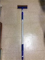Quality extendable squeegee 48"-82"