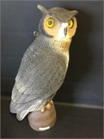 18" Plastic Owl Decor round base 5"