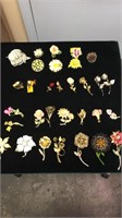 Vintage Brooches Lot of 31 Flowers