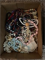 Assorted jewelry