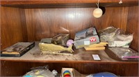 Miscellaneous lot picture, hanging assortment,