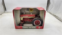 Farmall 560 Diesel Tractor 1/16