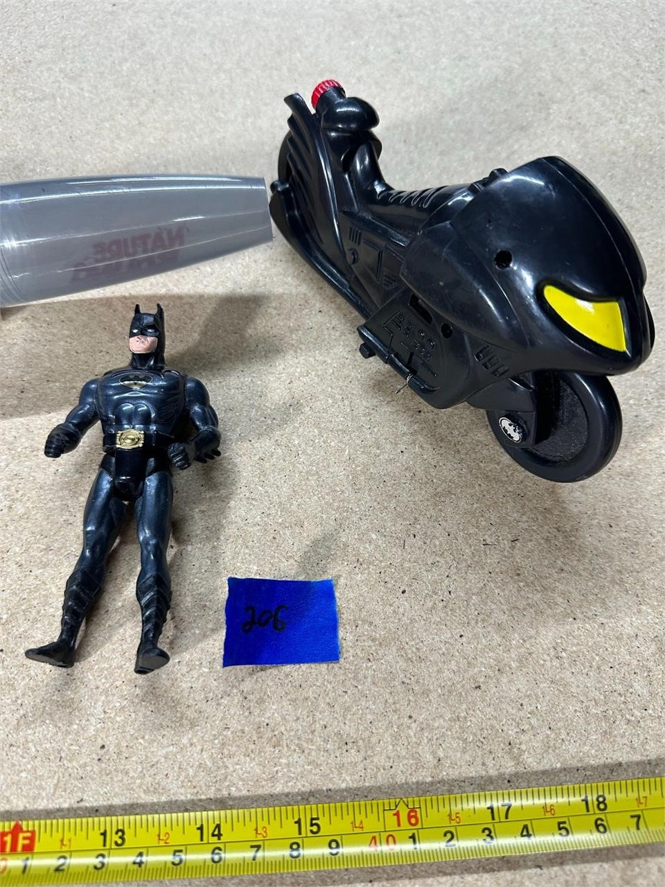 BATMAN TOY AND TOY GUN