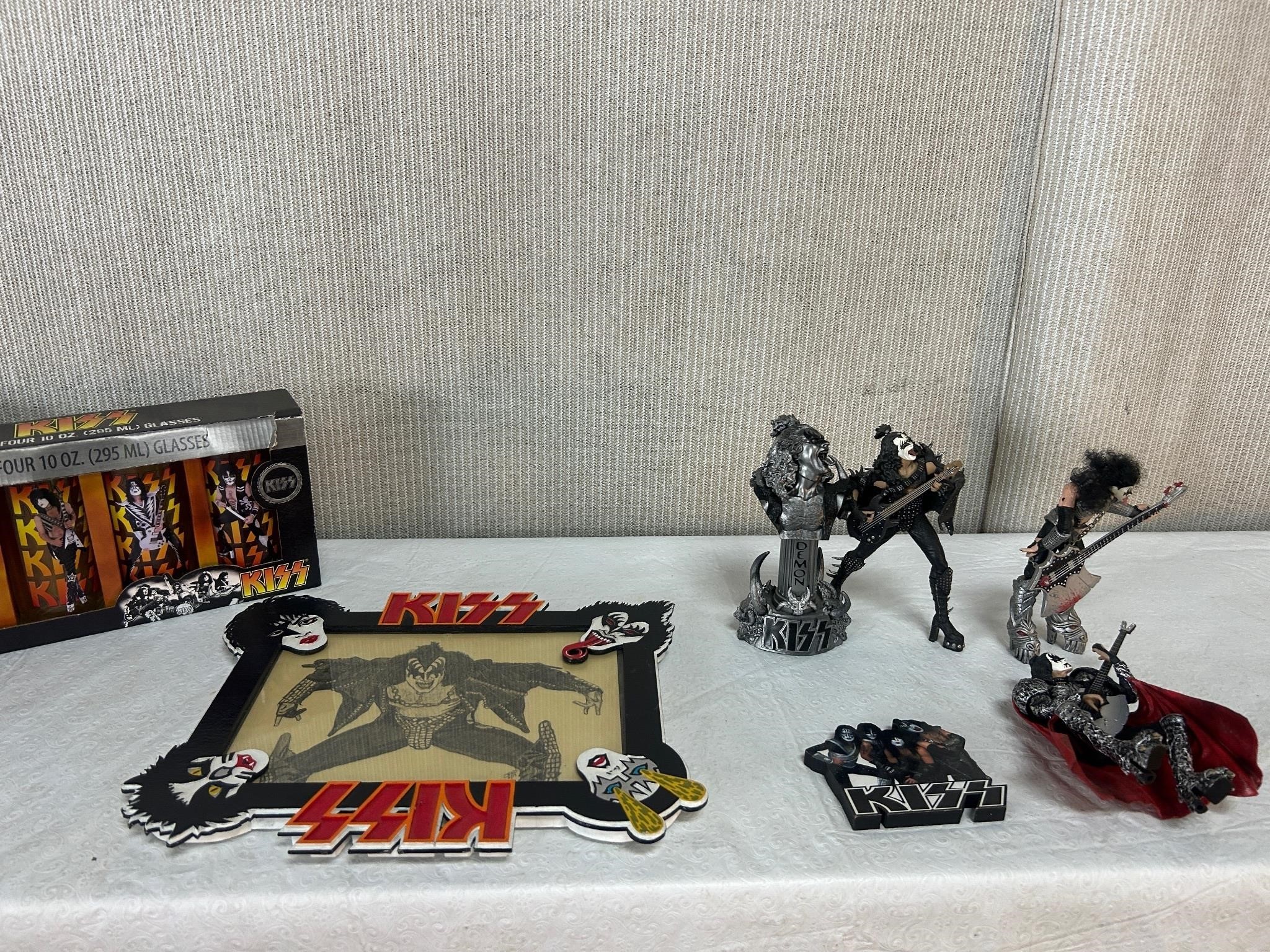 KISS Band Collection: Figurines, Frame, Glasses