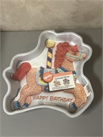 Wilton carousel horse cake pan