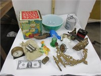 Assorted vintage items