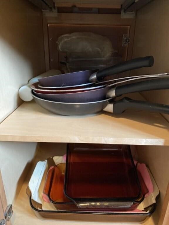 Contents of Kitchen Cabinet & 1 Drawer