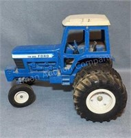 Ertl Ford TW-20 Die Cast Tractor, 14”