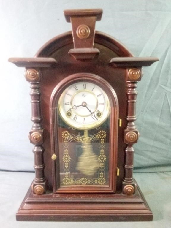 Beautiful Mantle Clock "Ergo" has Key Measures