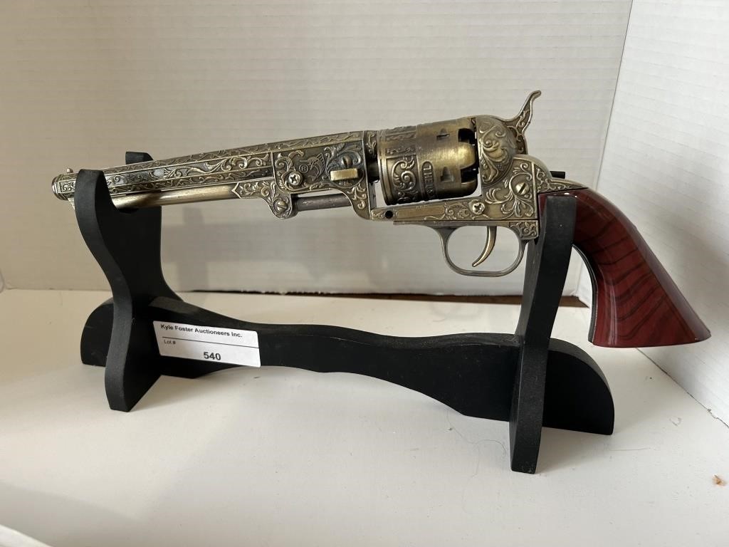 US Colt Revolver Replica with Stand