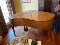 Vintage Piano-Grand Style