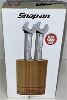 Snap-On tools knife block set new in box.