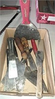 Putty knives,  trowel