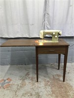 DOMESTIC SEWING MACHINE