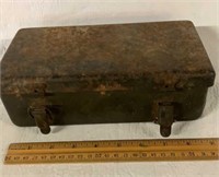 OLD MILITARY FIRST AID METAL BOX