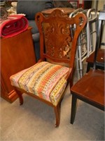 Victorian / Eastlake Era Front Caster Parlor Chair