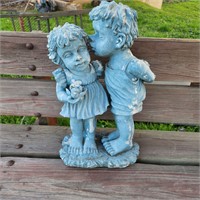 Kissing Kids Statue