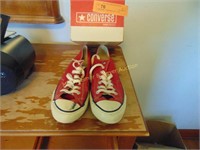 CONVERSE ALL STAR SIZE 10-1/2 TENNIS SHOES