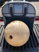 Galaxie 300 bowling ball and bag