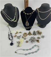 Costume jewelry - pins & brooches