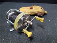 VINTAGE SOUTH BEND NO. 1000 FISHING REEL