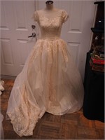 Vintage wedding dress, lace bodice with pearl