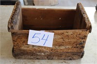 VTG WOODEN CRATE 17X11X11