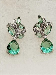 Estate Emerald Green Earrings w/ box 2ct
