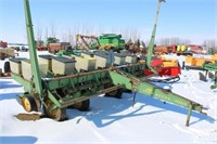 JD 7000 Planter #