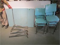 Table et 5 chaises des années 50-60