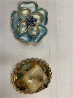 Lot of 2 nature inspired pins/ brooches