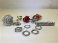 Lot of assorted costume rings - various sizes and