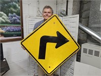 Metal  Arrow Road Sign 30"