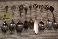 9n souvenir spoons - Queen Elizabeth 1953,