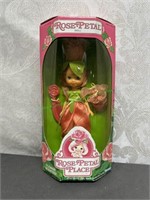 Rose pedal place rose pedal doll