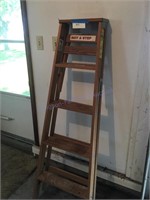 New 5 foot wooden step ladder