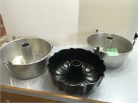 bundt/angle food cake pans