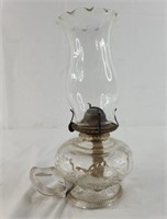 Vintage oil lamp with handle