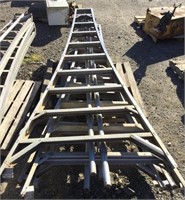 Pallet of (4) 10' Aluminum Ladders