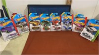 8 Hot wheels New on card