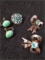 Two sets of vintage screw back earrings with