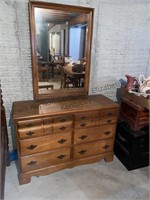 6 drawer mirror back dresser. 71.5 x 46 x 17