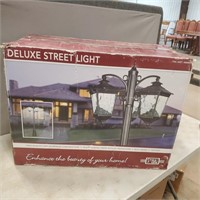 Deluxe Street Light