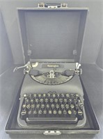 (V) Vintage Remington Typewriter