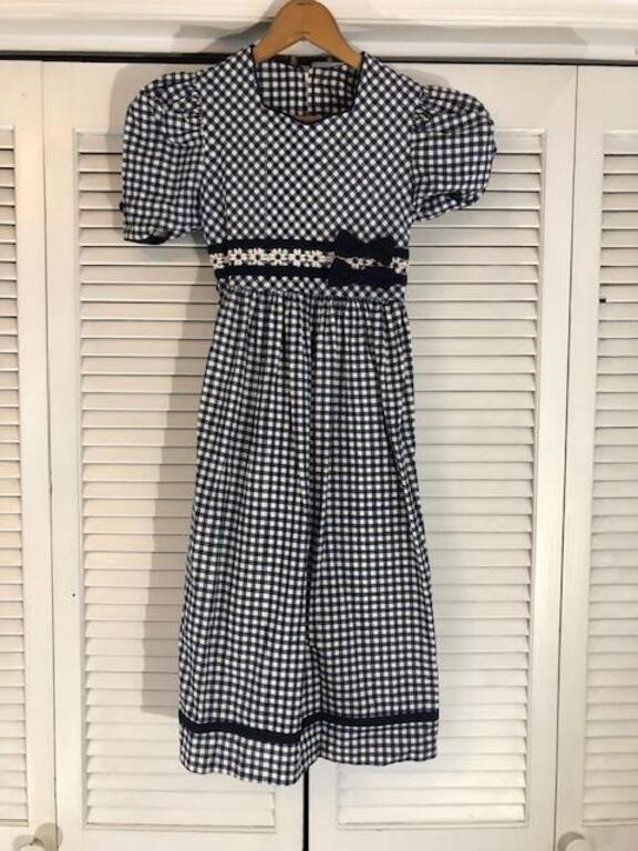 VINTAGE CLOTHING AUCTION - ENDING 7/7/2024