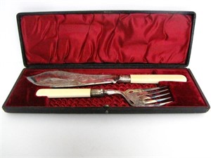 FISH SERVING KNIFE & FORK WITH CASE
