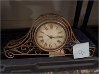 CLOCK / NO BRAND NAME / AS IS /NOT TESTED