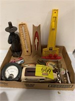 BOX OF SMALL COLLECTIBLES