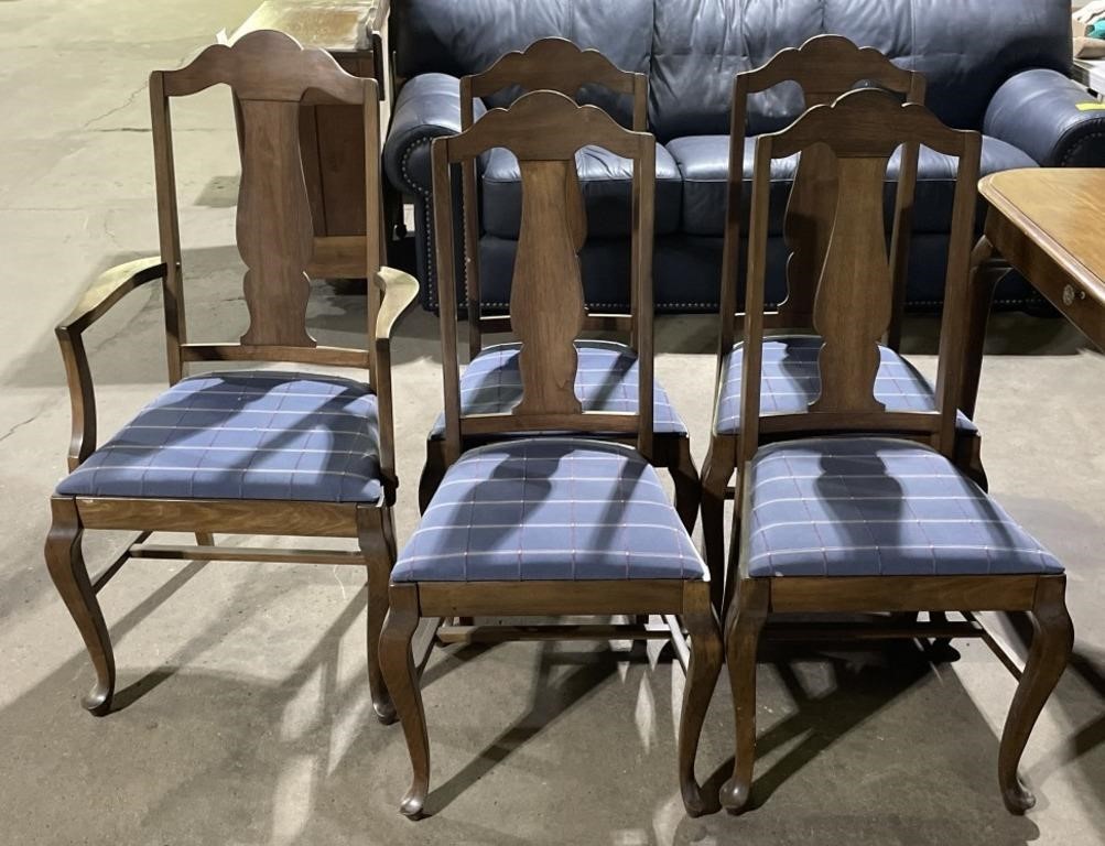 (O) 5 Vintage Dining Chairs 40” (bidding on one