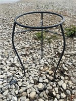 Metal plant stand